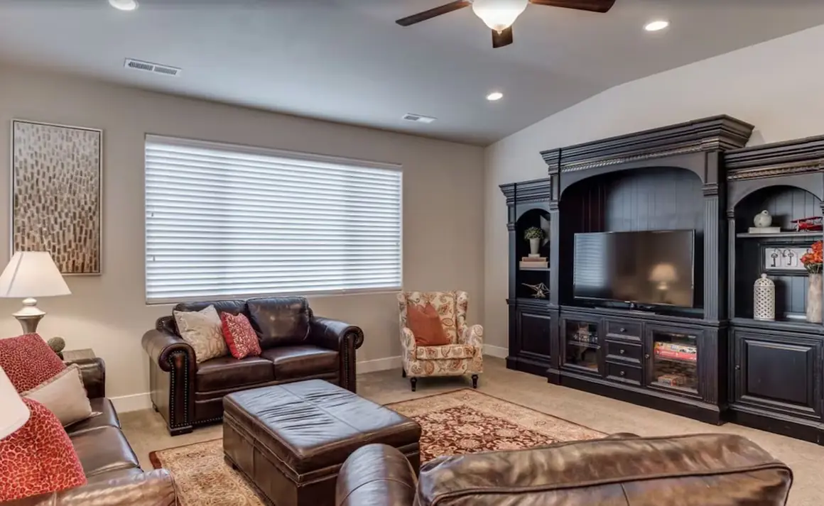 TV and entertainment center in the living room